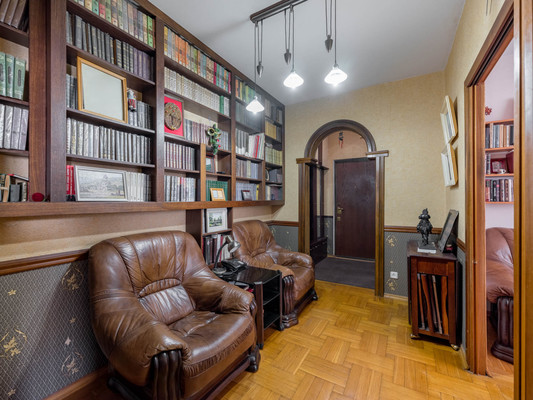 Продам трехкомнатную (3-комн.) квартиру, Сивашская ул, 7к2, Москва г