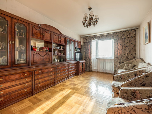 Продам трехкомнатную (3-комн.) квартиру, Сивашская ул, 7к2, Москва г