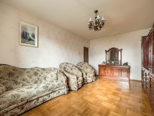 Продам трехкомнатную (3-комн.) квартиру, Сивашская ул, 7к2, Москва г