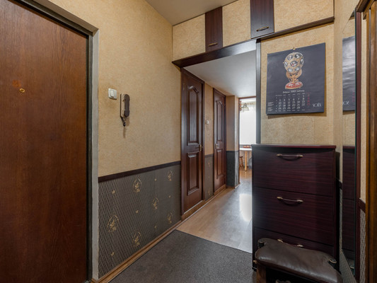 Продам трехкомнатную (3-комн.) квартиру, Сивашская ул, 7к2, Москва г
