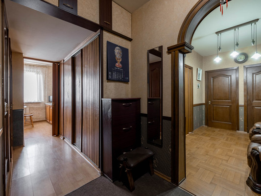 Продам трехкомнатную (3-комн.) квартиру, Сивашская ул, 7к2, Москва г