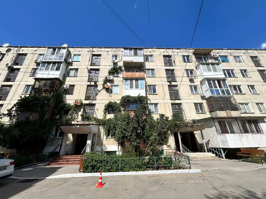 Продам трехкомнатную (3-комн.) квартиру, Набережная имени 60-летия СССР ул, 83а, Симферополь г