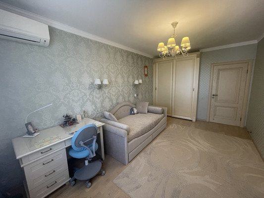 Продам трехкомнатную (3-комн.) квартиру, Больничный (Климовск мкр.) проезд, 2к2, Подольск г