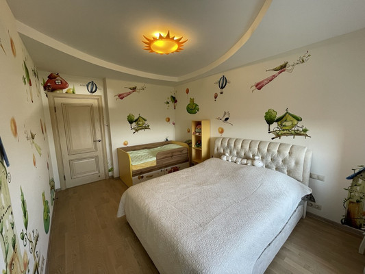 Продам трехкомнатную (3-комн.) квартиру, Больничный (Климовск мкр.) проезд, 2к2, Подольск г