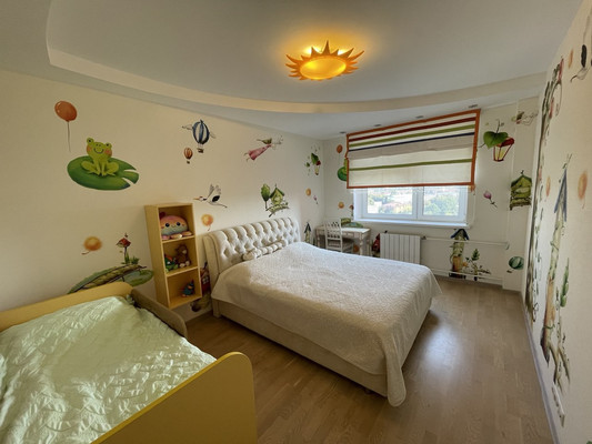 Продам трехкомнатную (3-комн.) квартиру, Больничный (Климовск мкр.) проезд, 2к2, Подольск г