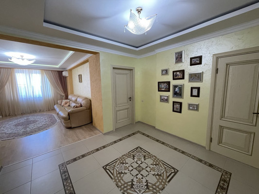 Продам трехкомнатную (3-комн.) квартиру, Больничный (Климовск мкр.) проезд, 2к2, Подольск г