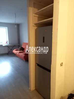 Продам однокомнатную (1-комн.) квартиру, Петровский б-р, 3к2, Мурино п