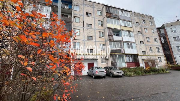 Продам трехкомнатную (3-комн.) квартиру, Гагарина ул, 39, Выборг г