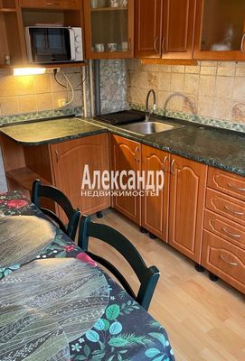 Продам трехкомнатную (3-комн.) квартиру, Гагарина ул, 39, Выборг г