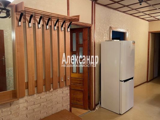 Продам трехкомнатную (3-комн.) квартиру, Гагарина ул, 39, Выборг г