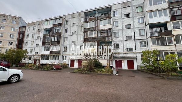 Продам трехкомнатную (3-комн.) квартиру, Гагарина ул, 39, Выборг г