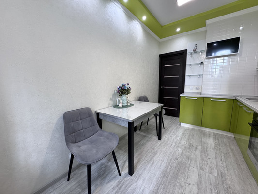 Продам однокомнатную (1-комн.) квартиру, Московский пер, 52к2, Брянск г