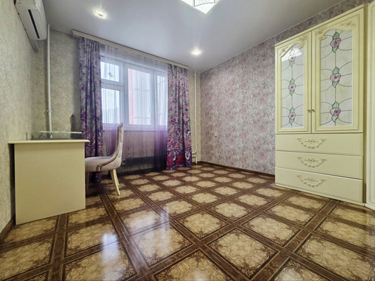 Продам многокомнатную квартиру, Мельникова пр-кт, 21/1, Химки г