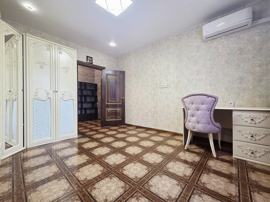 Продам многокомнатную квартиру, Мельникова пр-кт, 21/1, Химки г
