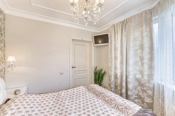 Продам трехкомнатную (3-комн.) квартиру, Никольская ул, 4к2, Ромашково с