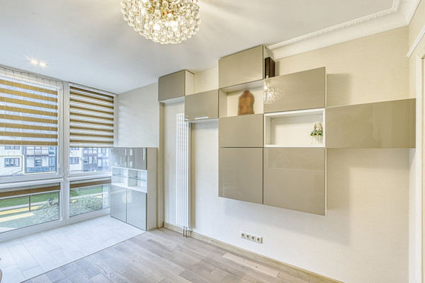 Продам трехкомнатную (3-комн.) квартиру, Никольская ул, 4к2, Ромашково с