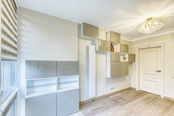 Продам трехкомнатную (3-комн.) квартиру, Никольская ул, 4к2, Ромашково с