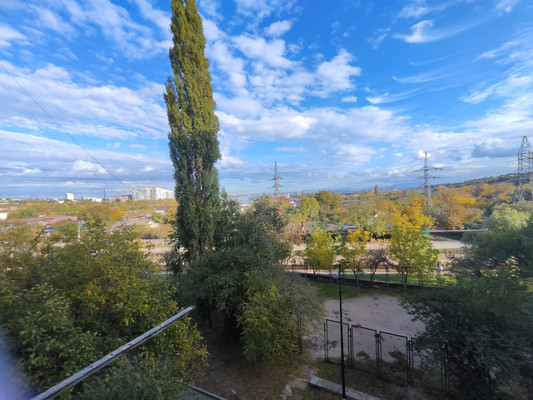 Продам однокомнатную (1-комн.) квартиру, Кржижановского ул, 1а, Грэсовский пгт