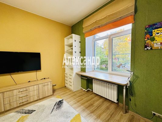 Продам двухкомнатную (2-комн.) квартиру, Октябрьская наб, 74к1, Санкт-Петербург г