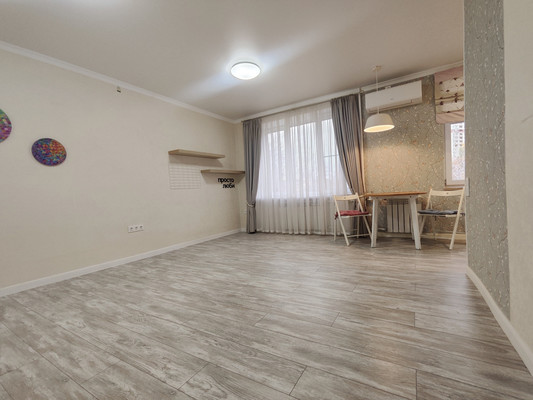 Продам однокомнатную (1-комн.) квартиру, Кольцовская ул, 37к2, Воронеж г