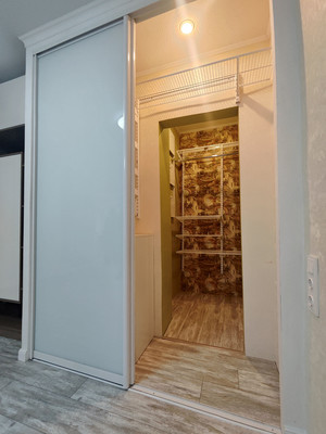 Продам однокомнатную (1-комн.) квартиру, Кольцовская ул, 37к2, Воронеж г