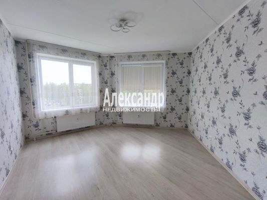 Продам трехкомнатную (3-комн.) квартиру, Знаменская ул, 1/8, Всеволожск г