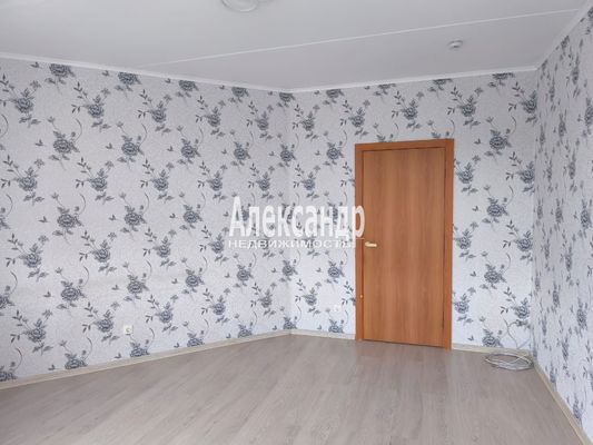 Продам трехкомнатную (3-комн.) квартиру, Знаменская ул, 1/8, Всеволожск г