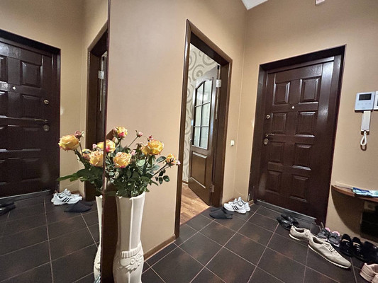 Продам двухкомнатную (2-комн.) квартиру, Ковыльная ул, 90, Симферополь г