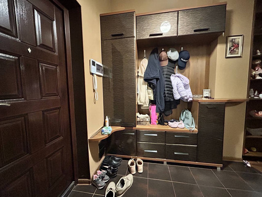 Продам двухкомнатную (2-комн.) квартиру, Ковыльная ул, 90, Симферополь г