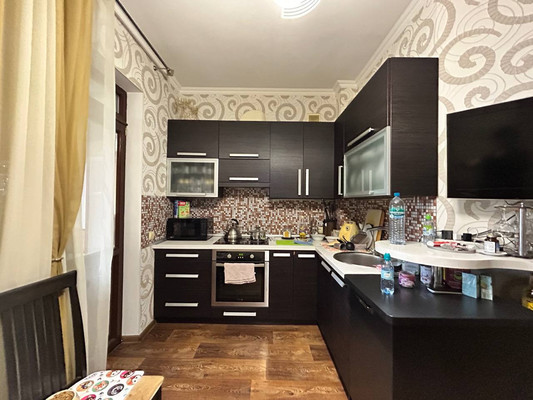 Продам двухкомнатную (2-комн.) квартиру, Ковыльная ул, 90, Симферополь г