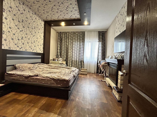 Продам двухкомнатную (2-комн.) квартиру, Ковыльная ул, 90, Симферополь г