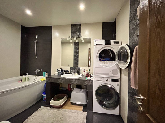 Продам двухкомнатную (2-комн.) квартиру, Ковыльная ул, 90, Симферополь г