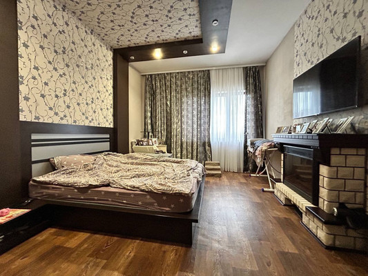 Продам двухкомнатную (2-комн.) квартиру, Ковыльная ул, 90, Симферополь г