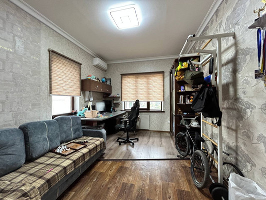 Продам двухкомнатную (2-комн.) квартиру, Ковыльная ул, 90, Симферополь г