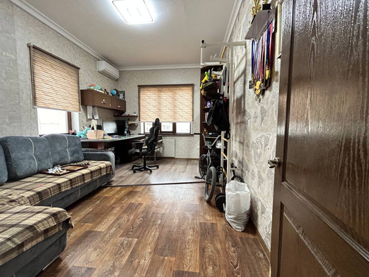 Продам двухкомнатную (2-комн.) квартиру, Ковыльная ул, 90, Симферополь г