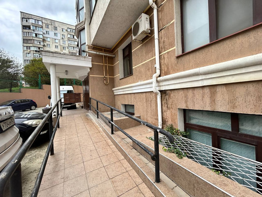 Продам двухкомнатную (2-комн.) квартиру, Ковыльная ул, 90, Симферополь г