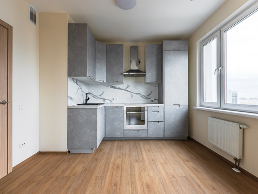 Продам многокомнатную квартиру, Лидии Зверевой ул, 5к1, Санкт-Петербург г