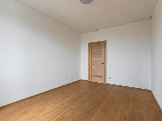 Продам многокомнатную квартиру, Лидии Зверевой ул, 5к1, Санкт-Петербург г