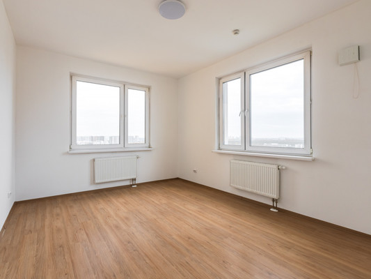 Продам многокомнатную квартиру, Лидии Зверевой ул, 5к1, Санкт-Петербург г