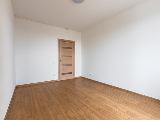 Продам многокомнатную квартиру, Лидии Зверевой ул, 5к1, Санкт-Петербург г