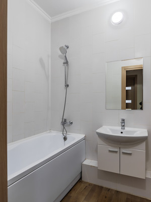 Продам многокомнатную квартиру, Лидии Зверевой ул, 5к1, Санкт-Петербург г