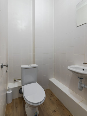 Продам многокомнатную квартиру, Лидии Зверевой ул, 5к1, Санкт-Петербург г