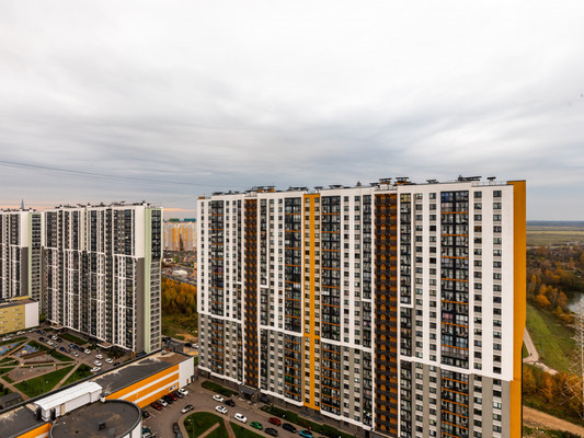 Продам многокомнатную квартиру, Лидии Зверевой ул, 5к1, Санкт-Петербург г