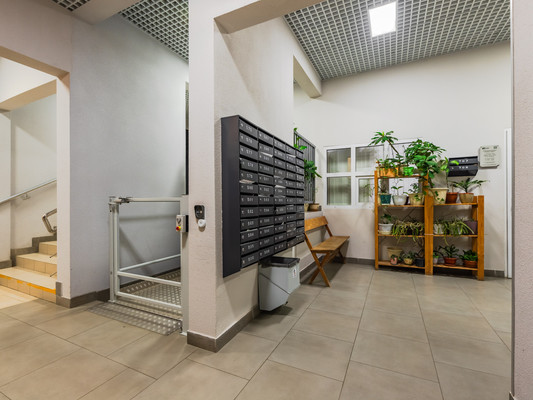 Продам многокомнатную квартиру, Лидии Зверевой ул, 5к1, Санкт-Петербург г