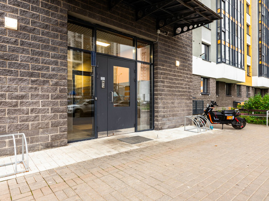 Продам многокомнатную квартиру, Лидии Зверевой ул, 5к1, Санкт-Петербург г