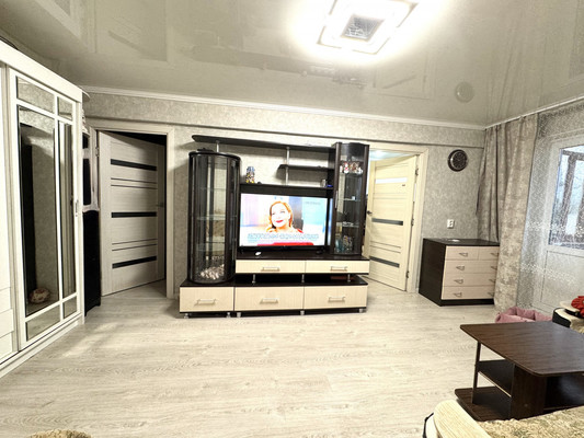 Продам трехкомнатную (3-комн.) квартиру, Ясная ул, 1, Новые Дарковичи п