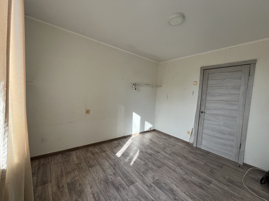 Продам двухкомнатную (2-комн.) квартиру, Южно-Моравская ул, 42, Воронеж г