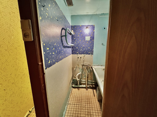 Продам однокомнатную (1-комн.) квартиру, Авиаторов ул, 11к1, Москва г