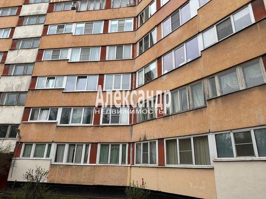 Продам трехкомнатную (3-комн.) квартиру, Петергофское ш, 1к1, Санкт-Петербург г