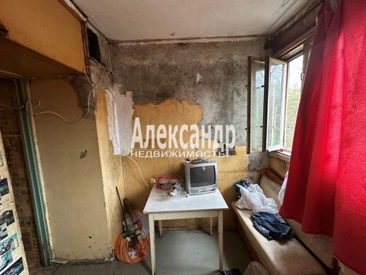 Продам трехкомнатную (3-комн.) квартиру, Петергофское ш, 1к1, Санкт-Петербург г